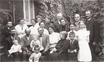 Henkel-Ritchie extended family, 1910